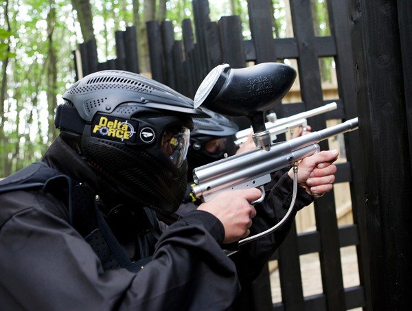 Delta Force Paintball Player With Gun At Command Post Gate