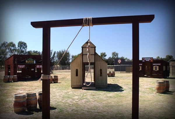 Hangman's noose suspended in Wild West game zone