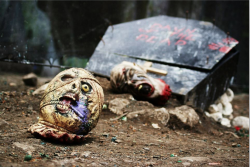 Zombie heads litter the Crypt battlefield