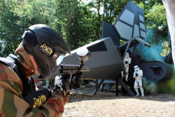 Player fires at Stormtroopers emerging from Imperial shuttle